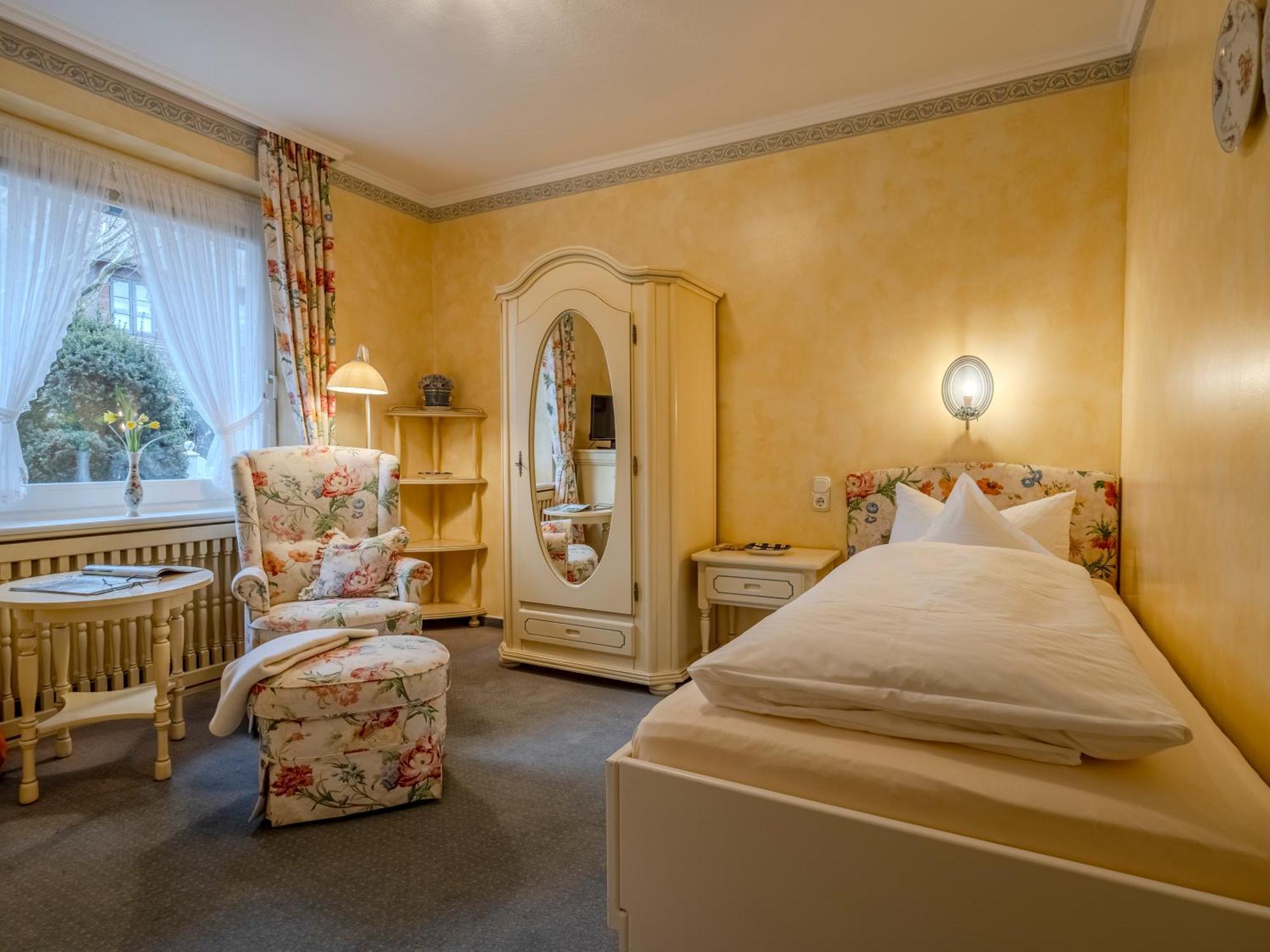 Hotel Wiesbaden Веннингштедт Экстерьер фото